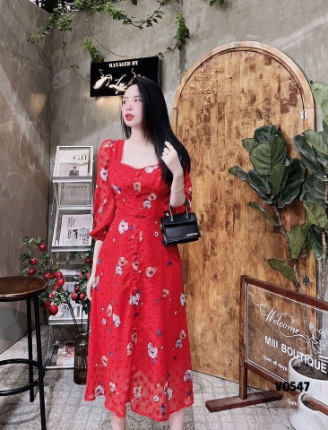 Đầm voan 2 lớp màu đỏ cúc bọc