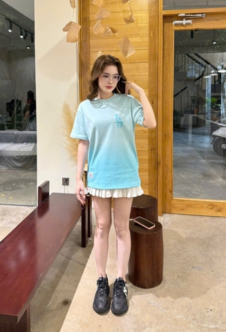 A327- Áo thun xanh loang in chữ thêu tay dáng suông