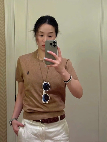 A515-Áo len cộc tay dệt kim màu nâu thêu ngựa mẫu mới 2026