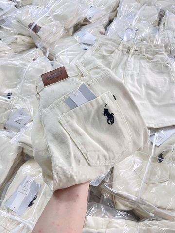 quan107- Quần short ngố màu be thêu đen mác da