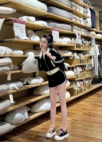 Set727- Set nỉ haida dài tay khoá đen viền trắng phối quần short