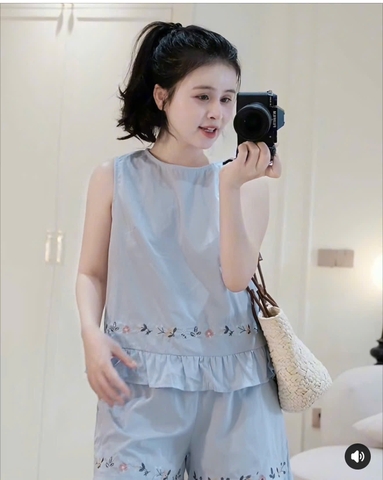 SET1021-Set áo sát nách xanh thêu phối quần short