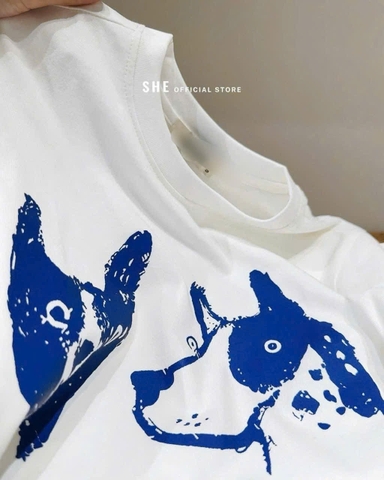 A331- Áo thun trắng dáng suông in hình cún xanh