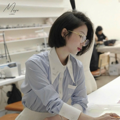 A201-Áo sơ mi kẻ xanh cổ thêu tay hàng thiết kế