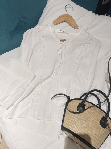 A375-Áo sơmi trắng dài tay phối ren vintage