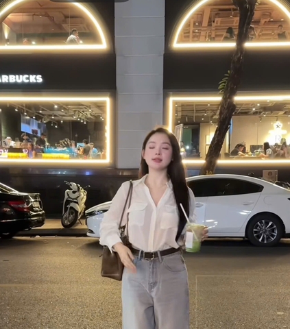 A379-Áo sơmi  trắng dài tay 2 túi ngực