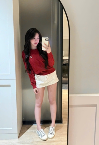 A706- Áo lên đỏ thêu GÂ ƯU mã mới dài tay