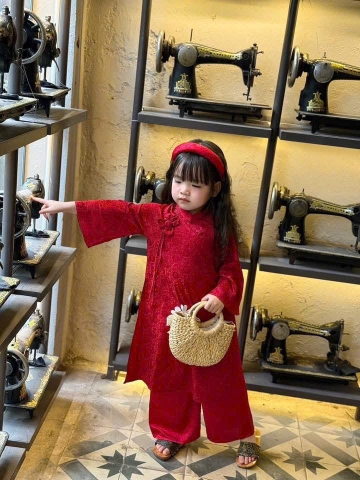 [KÈM XƯỢC TÓC] bt696- Bộ áo dài đỏ bé gái chất gấm lụa