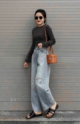 QUAN015-QUẦN JEANS SUÔNG RÁCH 1 BÊN MÀU NHẠT