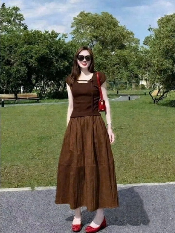 SET1006- Set áo cotton nâu đính hoa phối chân váy midi dài
