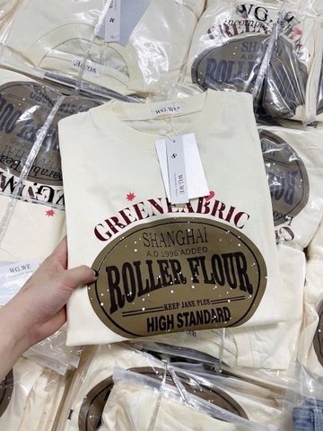 set671- Set áo thun chú suông màu nâu mix quần jeans ngố