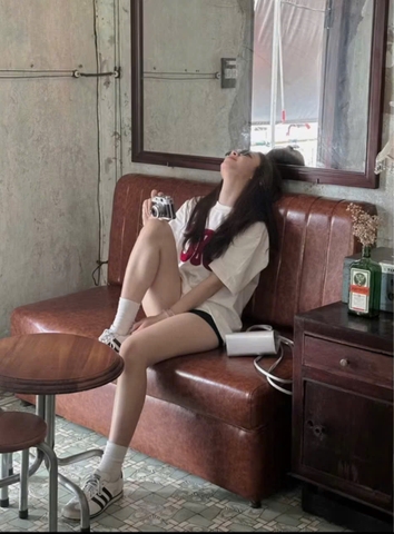 A190-Áo thun suông trắng thêu nổi