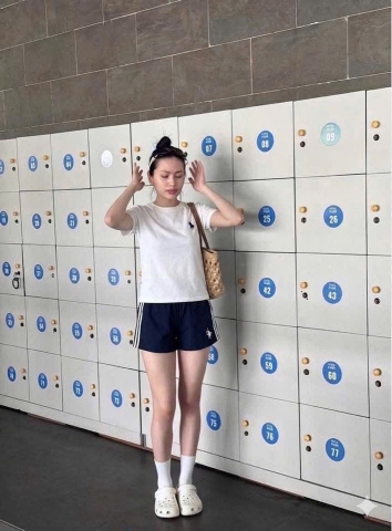 Set929- Set áo cộc trơn cổ tròn mix quần short gió thêu