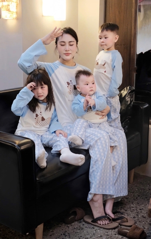 SET772- Bộ mặc nhà gia đình  áo thun quần kẻ suông xanh nhạt