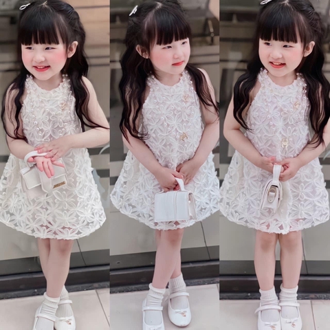 Đầm ren cổ yếm bé gái màu trắng