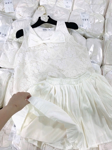 Set686- Set ren 2 lớp CV xếp ly màu trắng có lót quần