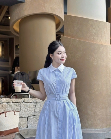 Dam161- VÁY KẺ XANH PHỐI CỔ TRẮNG ĐAI EO DÁNg DÀI 117cm 🌿