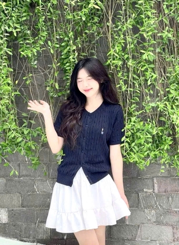 A425- Áo len dệt kim cộc tay thêu gấu 2 màu xanh than và trắng