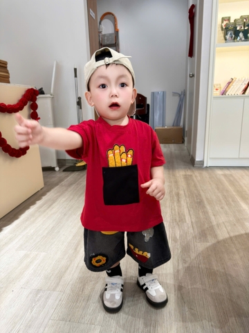 Bt871-Bộ áo thun đỏ thêu xù khoai tây chiên phối quần jean cạp chun cho bé 8-26kg