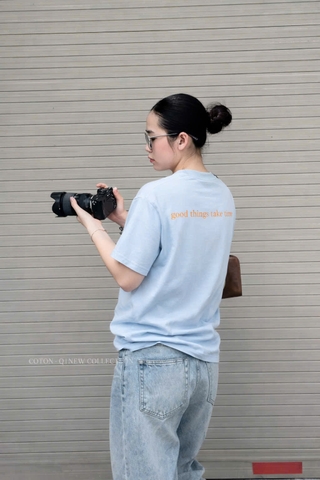 A519-Áo thun suông  xanh chữ cam mẫu mới hot 2026