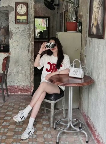 A190-Áo thun suông trắng thêu nổi