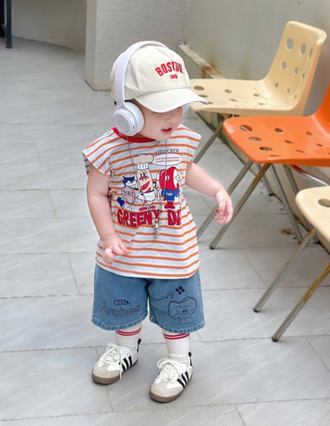 BT803-Bộ áo thun đỏ sát nách phối quần jean bébtrai TẶNG KÈM MŨ