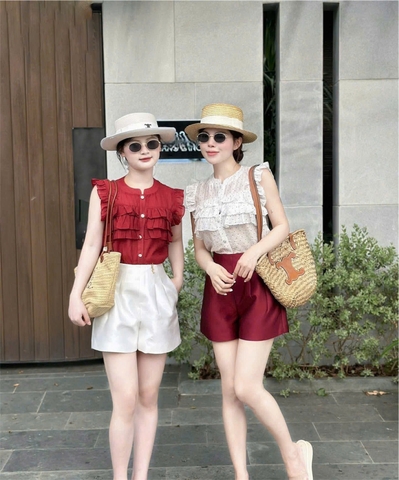 SET652-Set áo sơ mi bèo chấm bi phối quần short tafta đỏ trắng