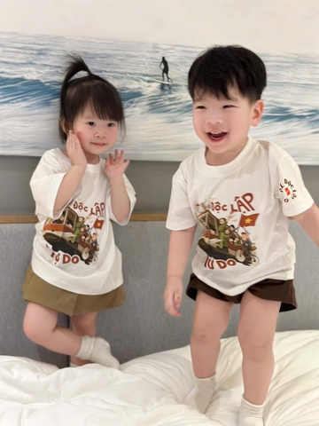 A261-Áo mẹ con TẾT ĐỘC LẬP màu trắng họa tiết in