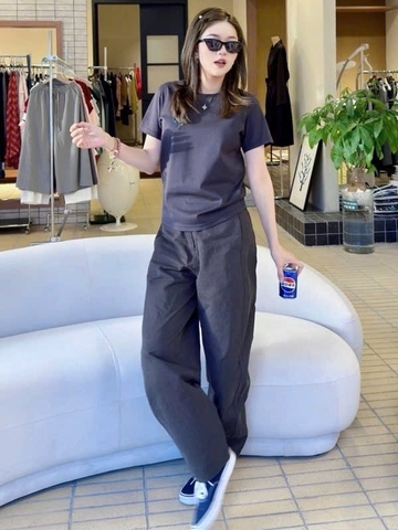 SET734- Set thể thao áo thun thêu ngực phối quần kaki suông cạp chun