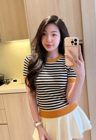 A614-Áo len ZIRI kẻ đen viền vàng dáng cộc full tem