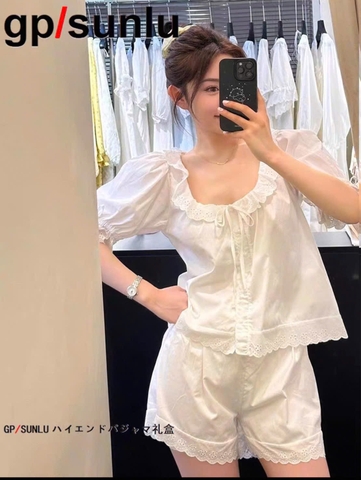 SET558- BỘ NGỦ  BÈO REN màu trắng cúc ngọc dang cộc