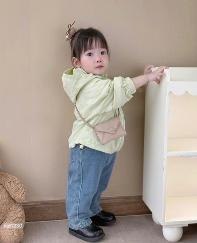 Aokid020- Áo gió 2 lớp xanh lá thêu ngực cho trẻ em