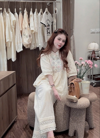 SET966- Bộ đũi lụa màu be thêu trước tay lỡ quần suông
