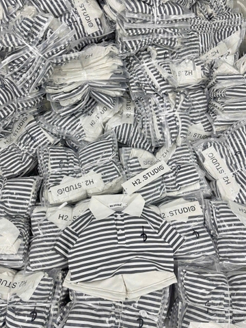 BT821Booj áo polo kẻ ngang nâu mix quần kaki chạy chỉ đen