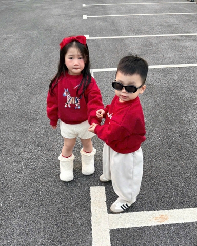 A454-Áo nỉ đỏ gia đình Tết con ngựa