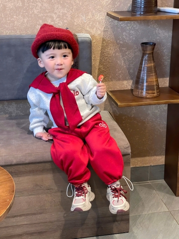 Bt702- Bộ nỉ haida ALO kèm khăn 2 màu màu đỏ kẻ