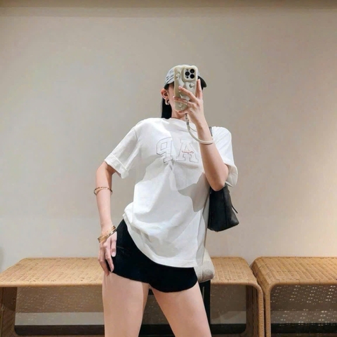 A328- Áo thun GA thêu chữ màu trắng dáng suông