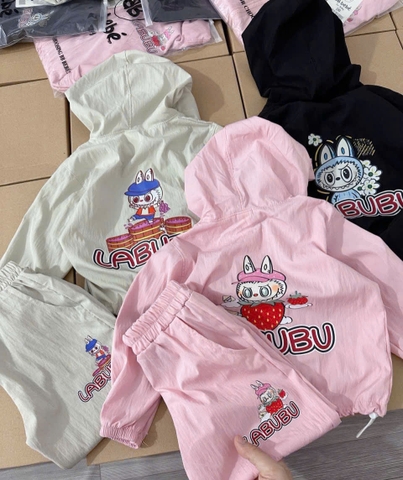 Bn174-Bộ gió thu đông bé gái LABUBU có mũ VNXK