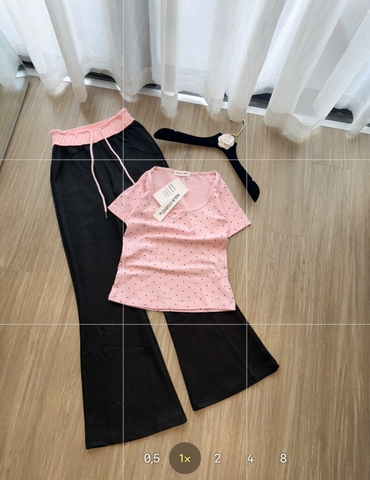 Set1035-Set áo thun bi hồng phối quần loe đen