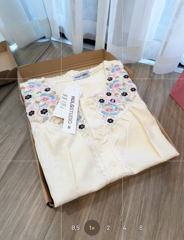 SeT969- Set thêu cộc trước ngực dáng BBD màu be