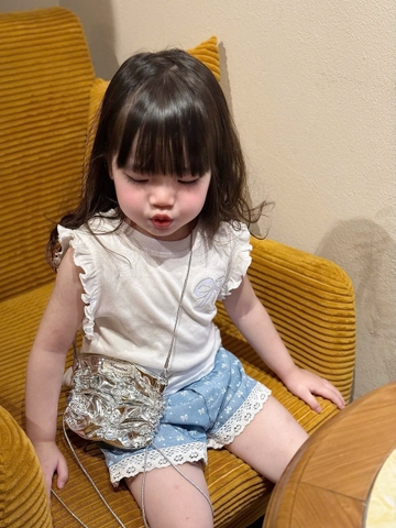 CB324- Combo 2 áo nơ thêu đen trắng bé gái chất cotton mềm mát