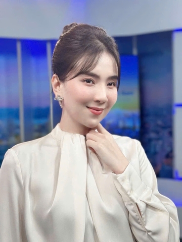 ✨A218- ÁO SƠ MI LỤA TRẮNG CỔ CÁCH ĐIỆU DÀI TAY