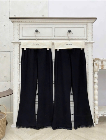 QUAN122- Quần loe đen phối ren vải umi co dãn mềm dài 102cm