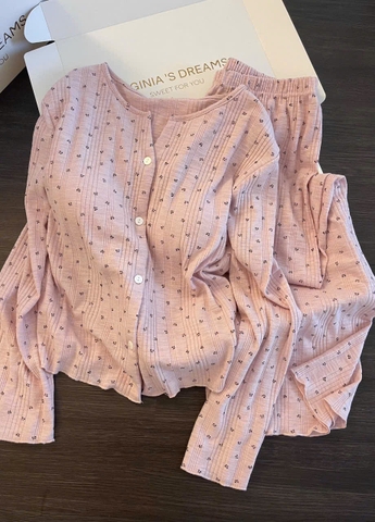 Set822- Set pijama mặc nhà màu hồng hoạ tiết hoa đen có sẵn đệm ngực