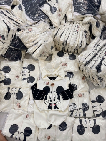 BT1048-Set 3 chi tiết áo gile trắng MICKEY đen trắng dài