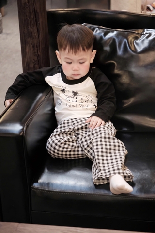 SET771- Bộ mặc nhà gia đình  áo thun quần kẻ suông dài đen trắng