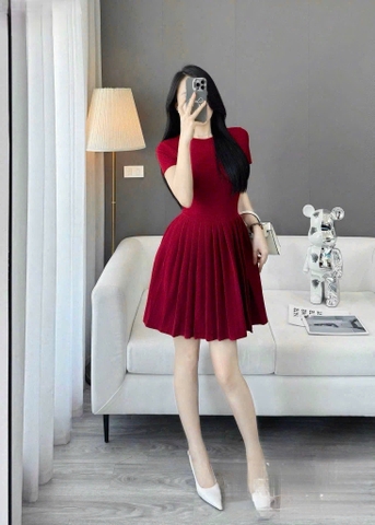 DA138- Váy xếp ly dáng ngắn vải len tăm đỏ