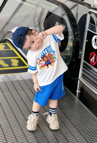 BN092- Bộ PAW trắng xanh áo cottn mix quần cua