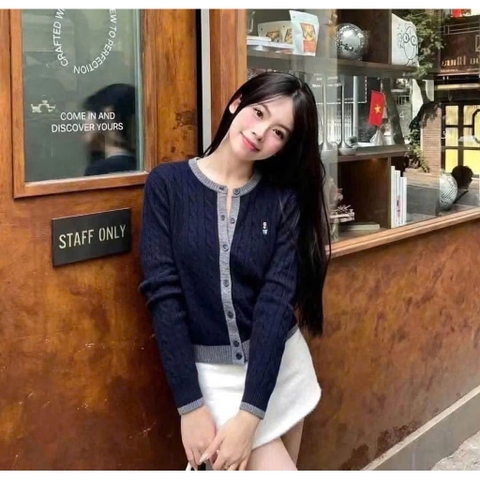 A742-Áo len cadigan thừng trắng thêu gấu đủ tem