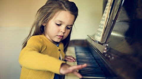 KINH NGHIỆM MUA ĐÀN PIANO CHO BÉ